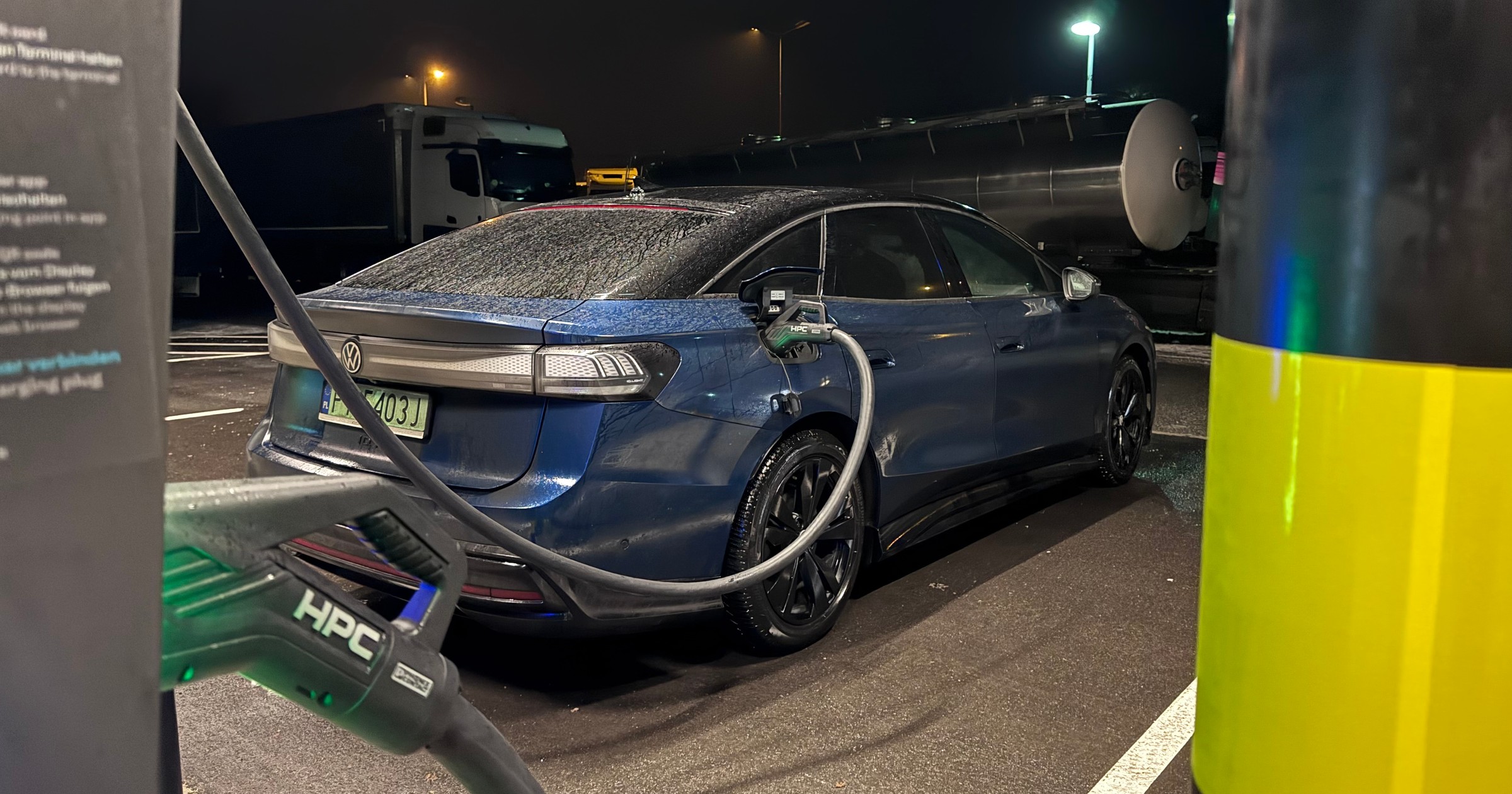 Volkswagen ID.7 ładowanie