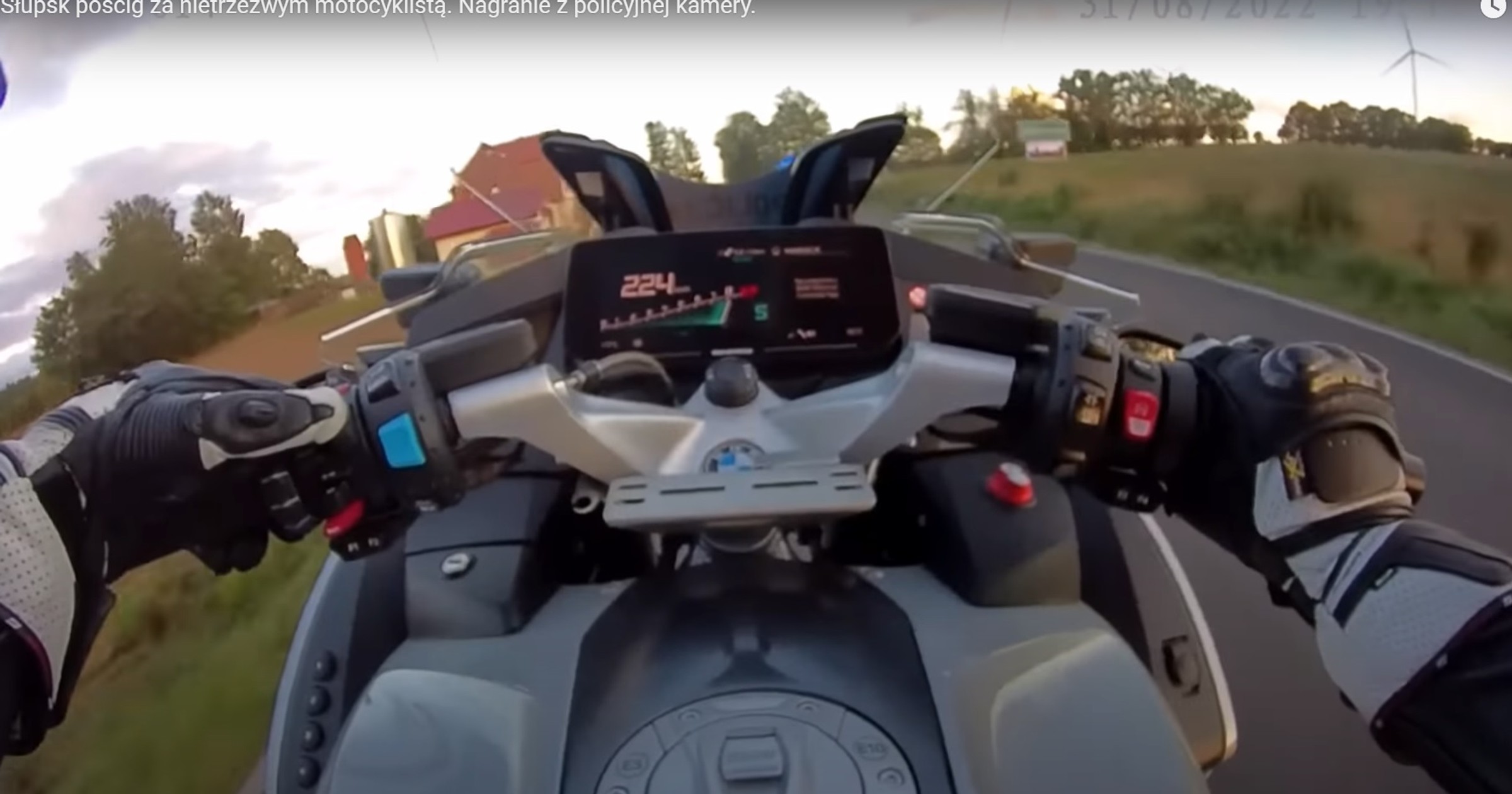 Policyjny pościg za motocyklistą