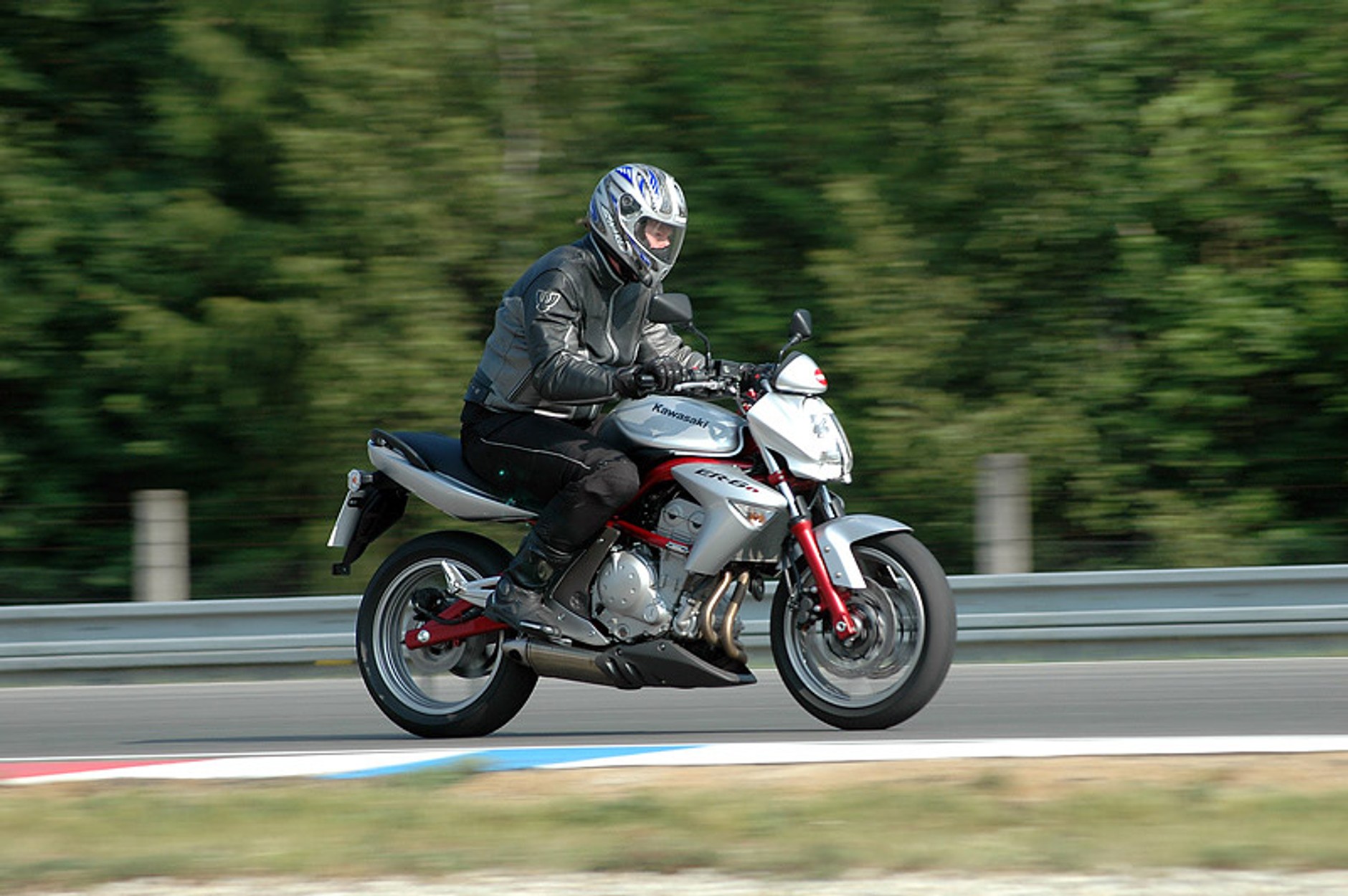 Dzień Kawasaki: tragiczny koniec małej ZX-6R Ninja (+ duża fotogaleria)