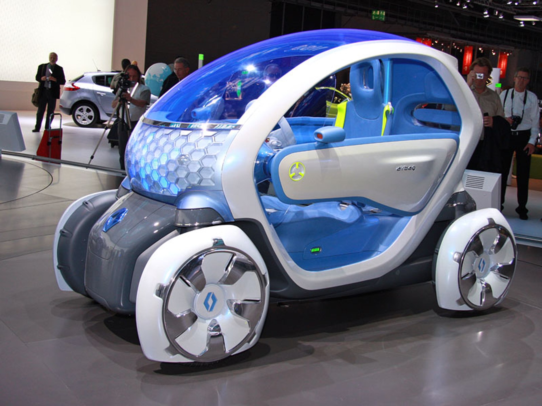 IAA Frankfurt 2009: Renault Twizy Z.E. - elektryczny skuter na czterech kołach