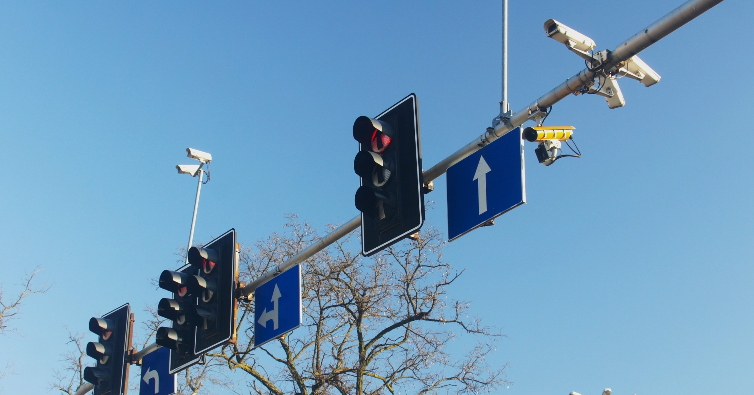 System RedLight zainstalowany na skrzyżowaniu we Wrocławiu
