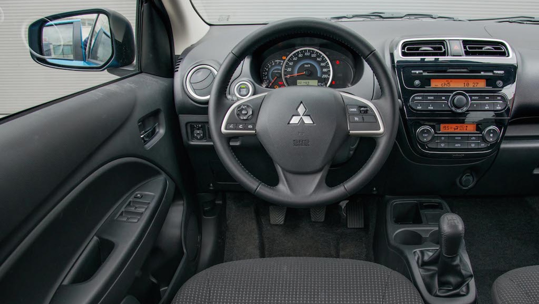 Wnętrze Mitsubishi Space Star