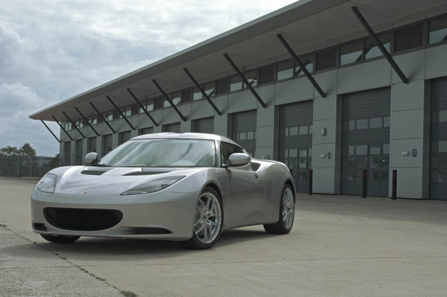 Lotus Evora - Na oponach Pirelli P Zero