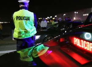 Rowerzysta chciał się zabawić i podnieść poziom adrenaliny. Słono zapłaci