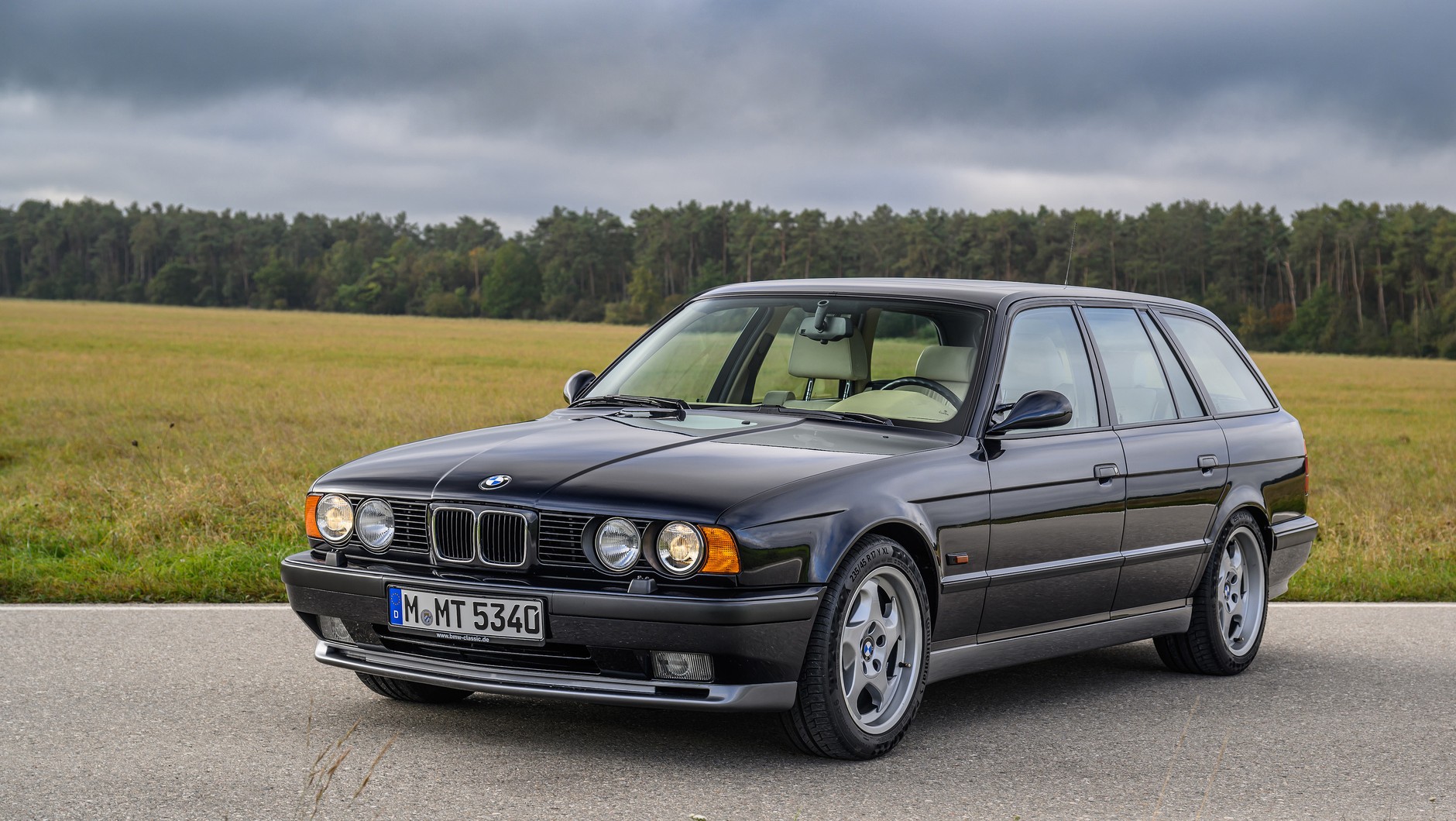 BMW M5 Touring E34