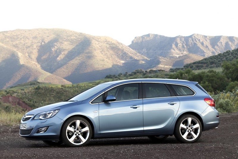 Opel Astra Sports Tourer - nie potrzebuje jej, pożądam ją