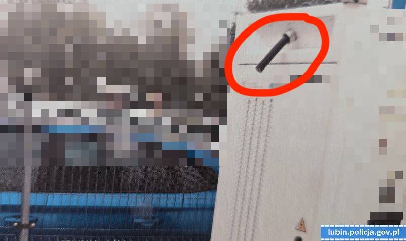 Odcięty kabel od ładowarki