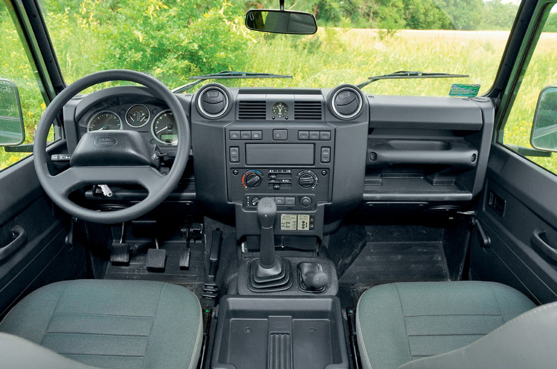 Land Rover Defender 2.2 TD 110 SW: test kultowej terenówki