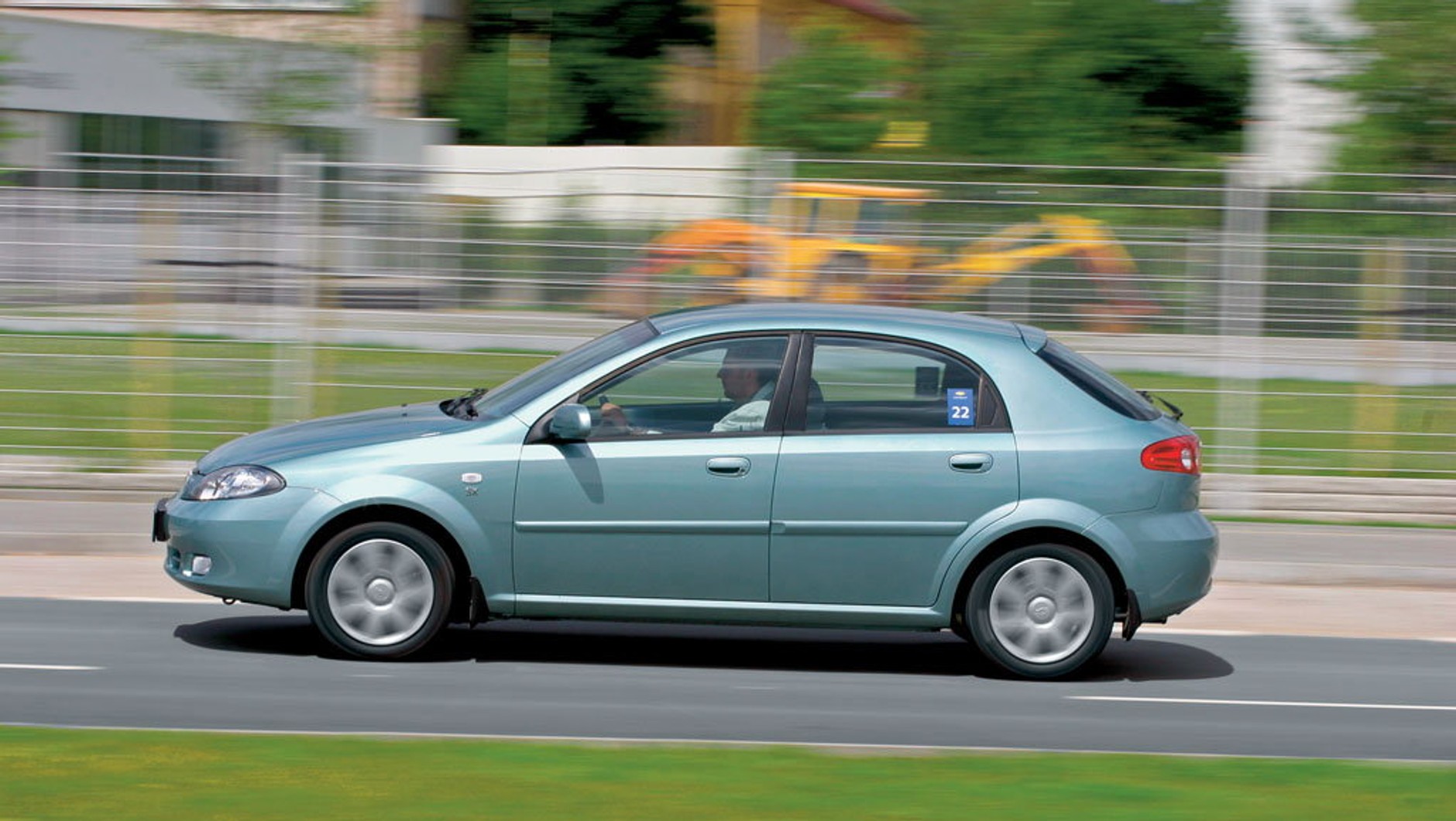 Chevrolet Lacetti — zaprojektować aż tak nierzucające się w oczy auto to też sztuka!