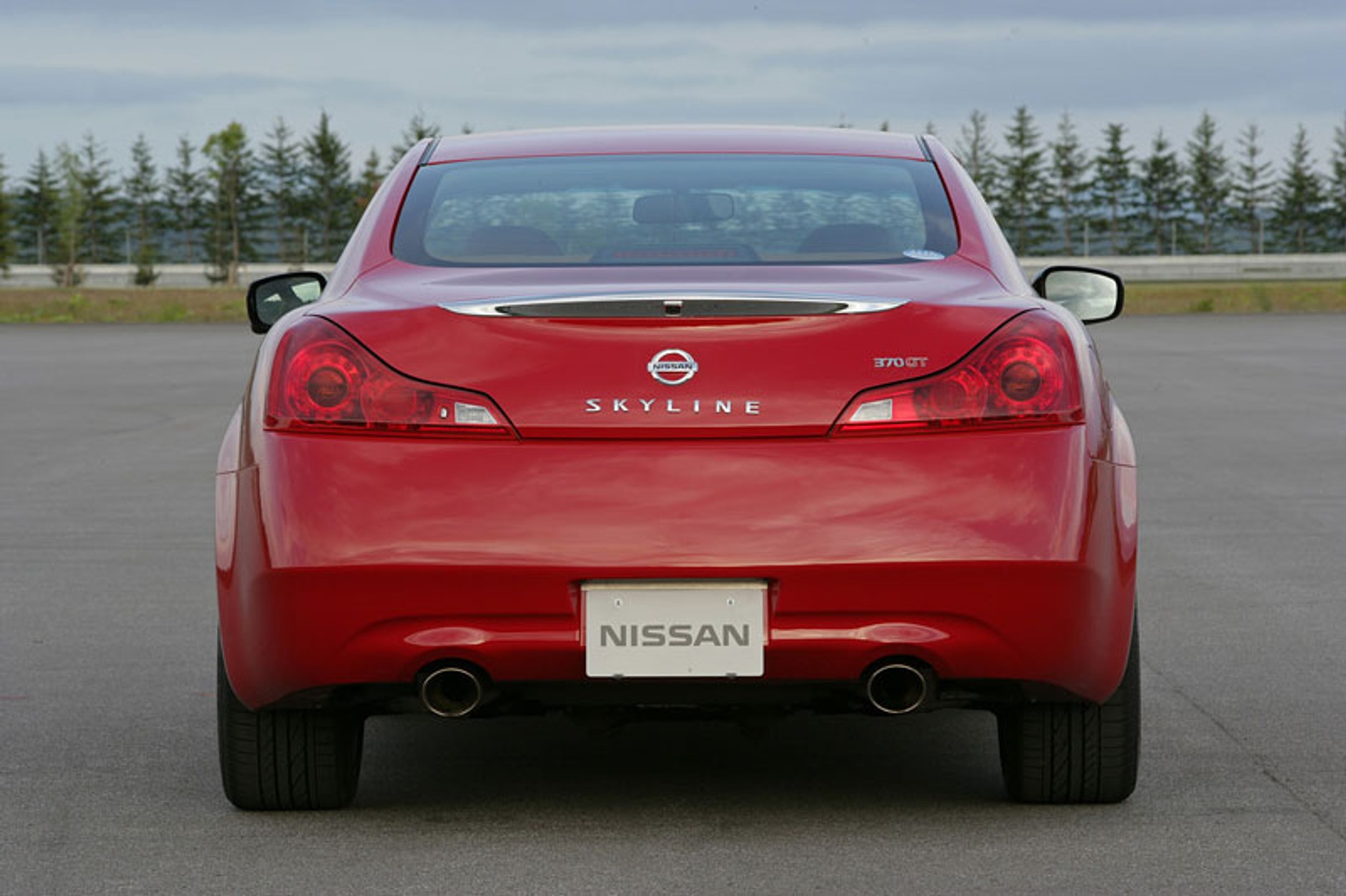 Nissan Skyline wchodzi na japoński rynek