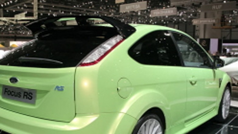 Genewa 2009: Ford Focus RS w blasku fleszy (szczegóły techniczne)