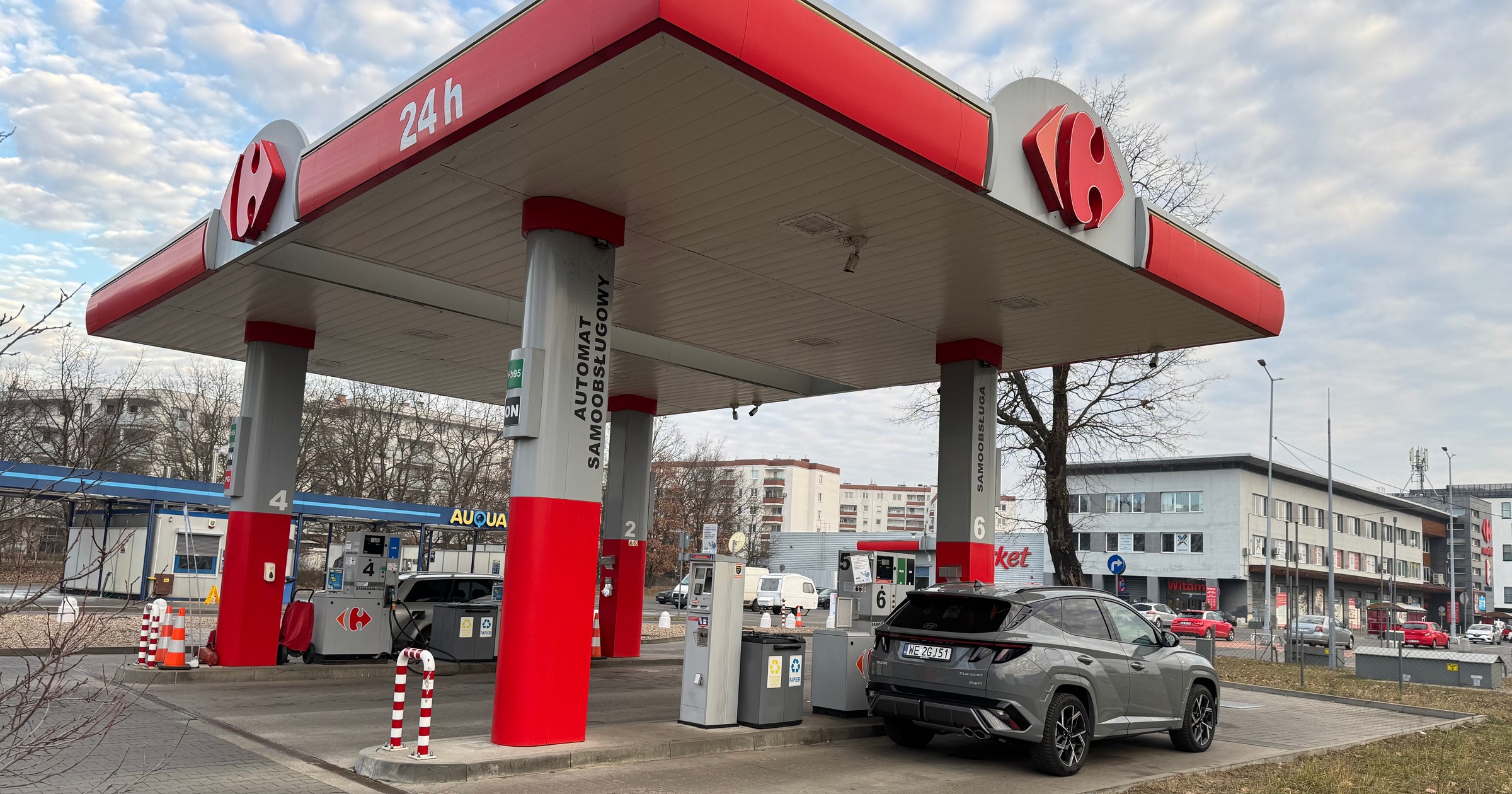 Stacja paliw dyskontowa może mieć ceny nawet 50 gr niższe niż na popularnych stacjach