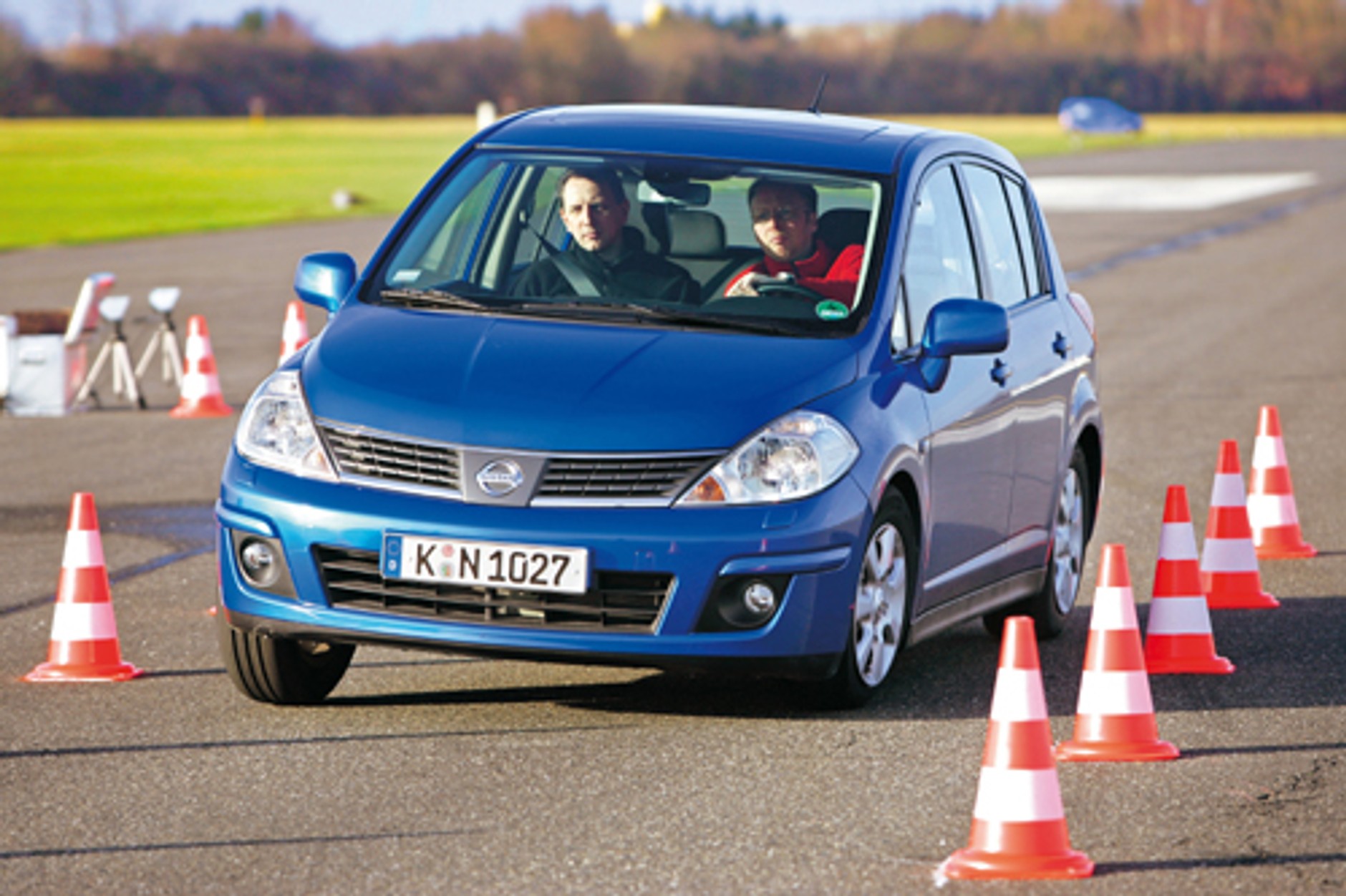 VW Golf kontra Kia ceed i Nissan Tiida - Porównanie trzech kompaktów