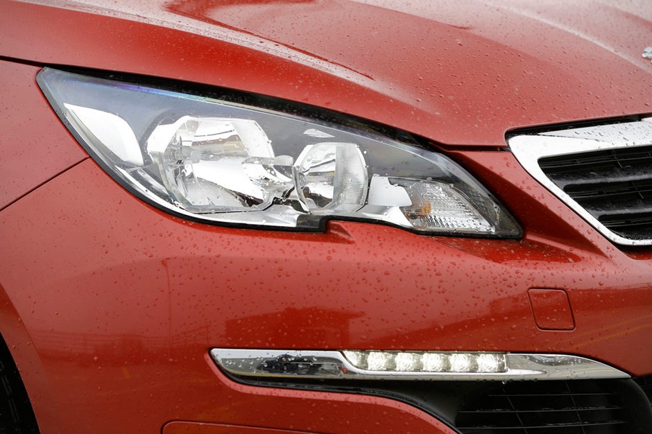 Peugeot 308 1.2 PureTech - jak sobie poradzą 3 cylindry?