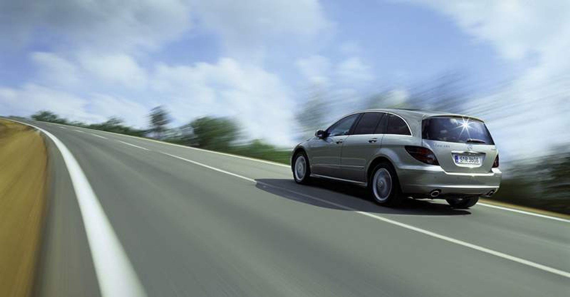 Mercedes-Benz R: dwa nowe modele i podwyższenie komfortu