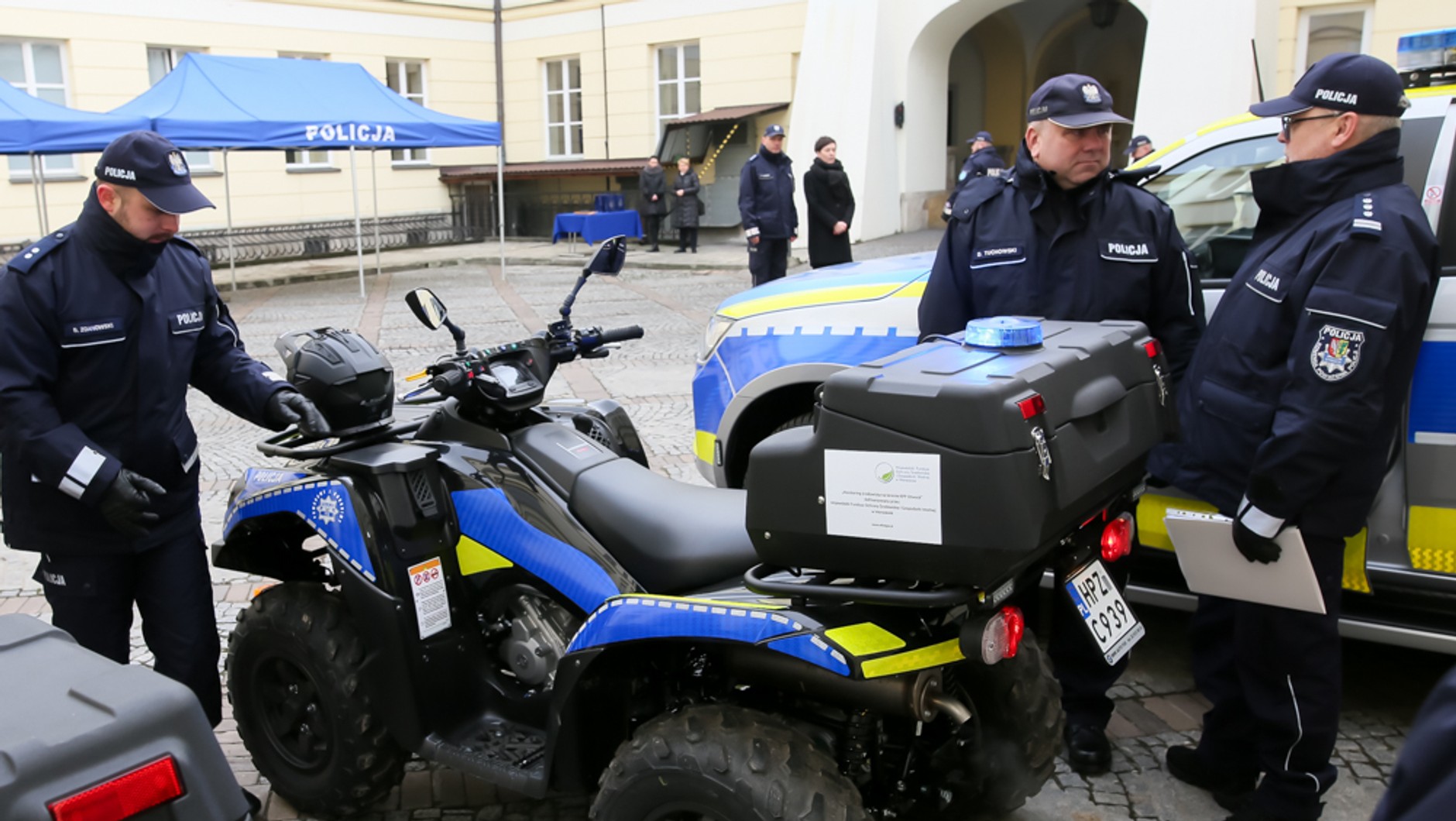 Nowe radiowozy stołecznej policji