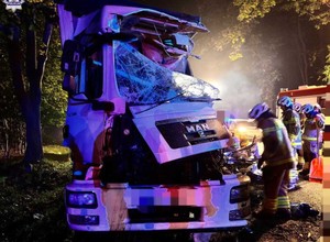 Kierowca ciężarówki uderzył w poprzedzający go samochód. Tragiczny Wypadek na DK 19