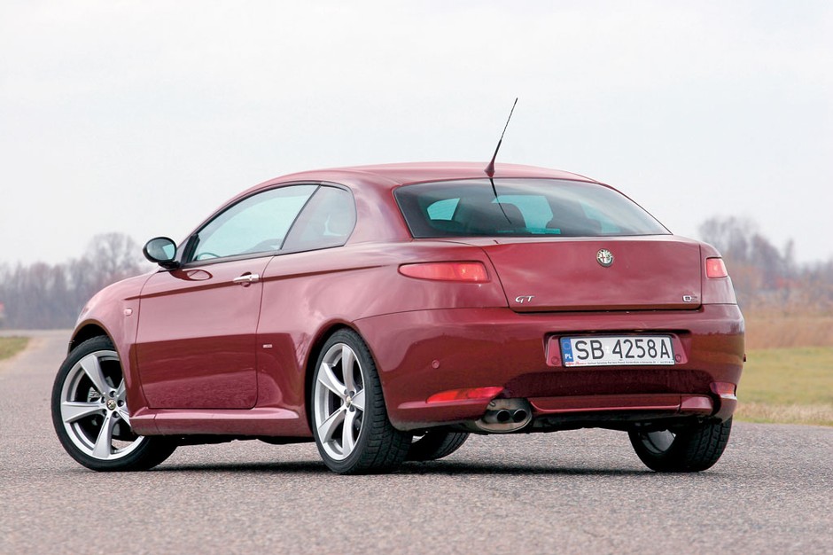 Alfa Romeo GT - kusi nie tylko ceną i wyglądem