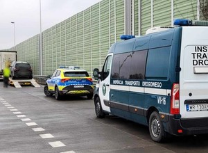 Inspektorzy złapali się za głowy. Na 20 godz. zrobił... 24 min przerwy. Dostał plik mandatów
