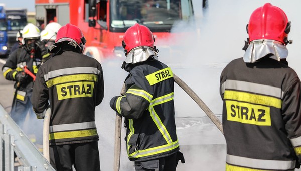 Rocznie płonie 8 tys. samochodów osobowych. Co jest najczęstszą przyczyną pożarów?