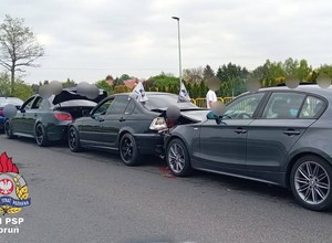Nietypowa sytuacja pod Toruniem. Zderzyły się aż cztery samochody marki BMW