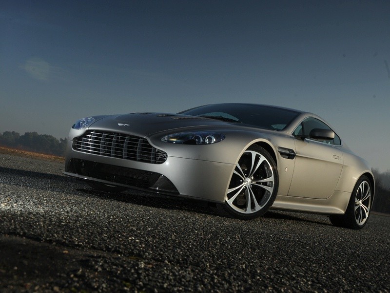 Genewa 2009: Aston Martin V12 Vantage – większy silnik dla małego Astona