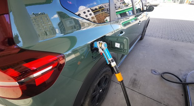 Najtaniej jeździ się na LPG, a najdrożej... rząd to wyliczył