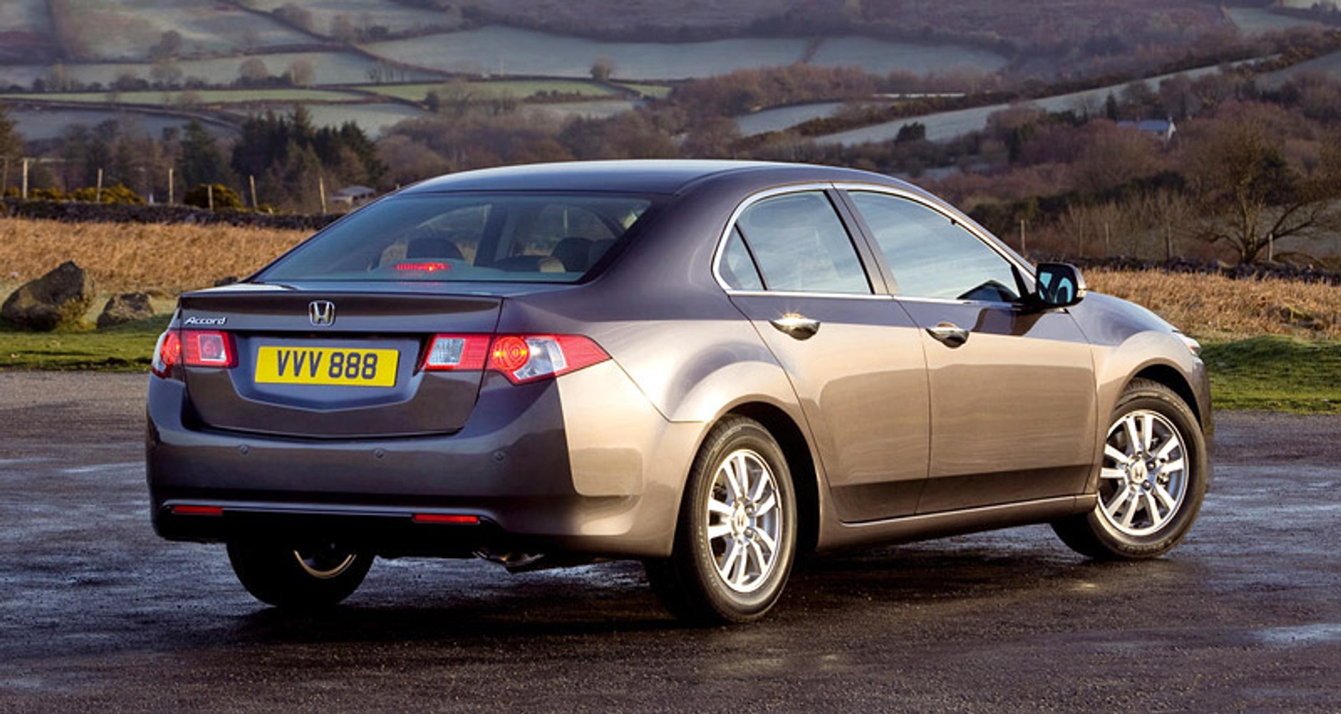 Honda Accord – wysokie tony (dane techniczne, fotogaleria)