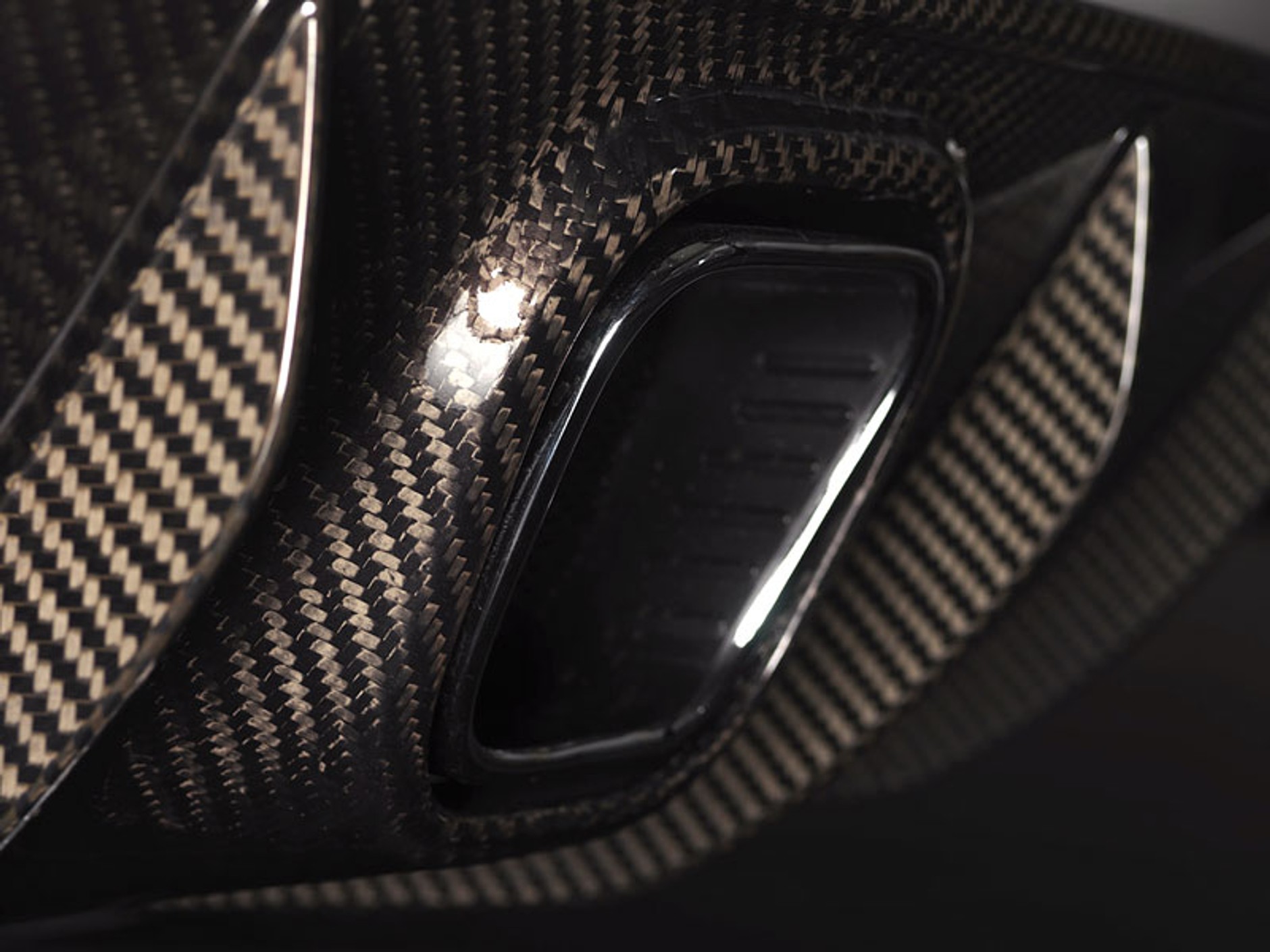 Mansory Renovatio – SLR prawie ze złota (+ tapety)