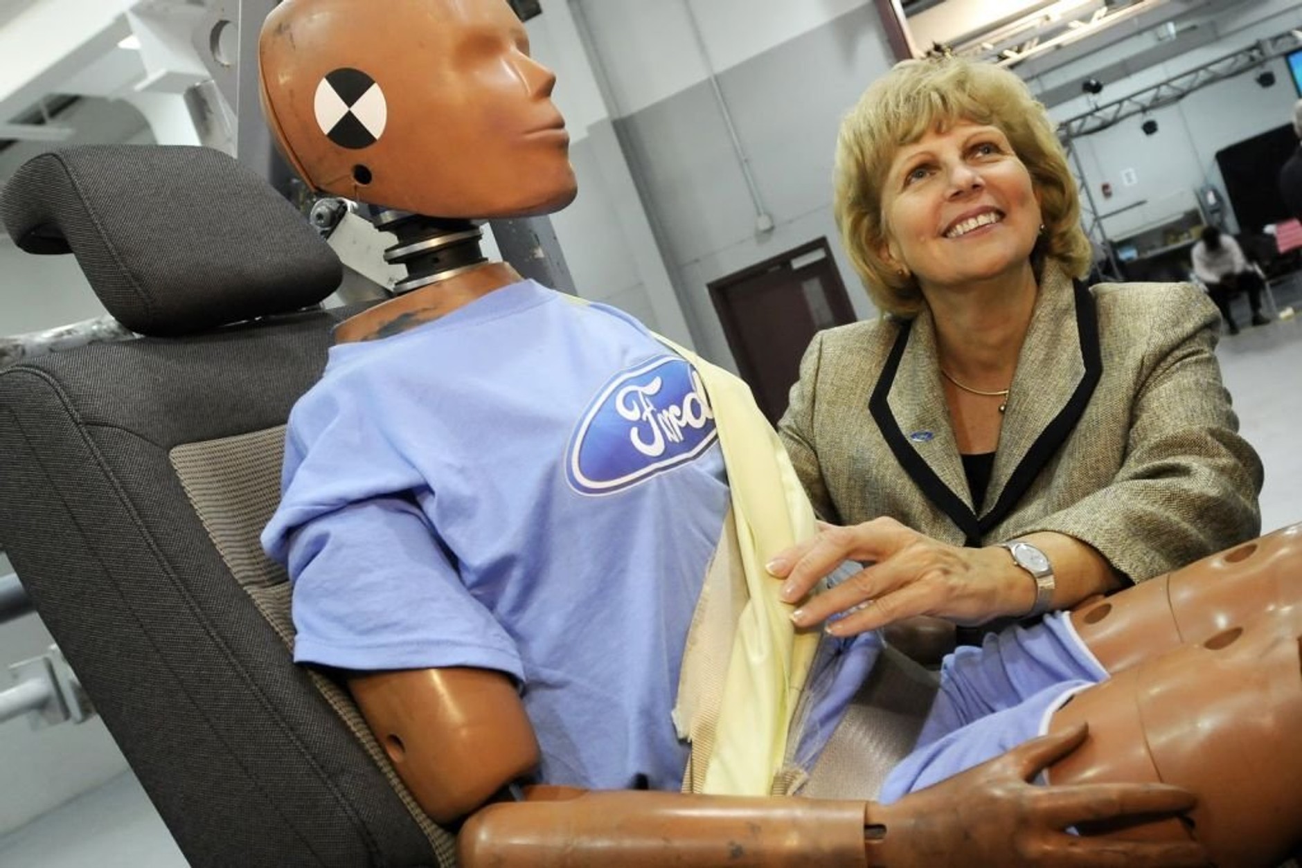 Ford prezentuje pierwsze nadmuchiwane pasy bezpieczeństwa