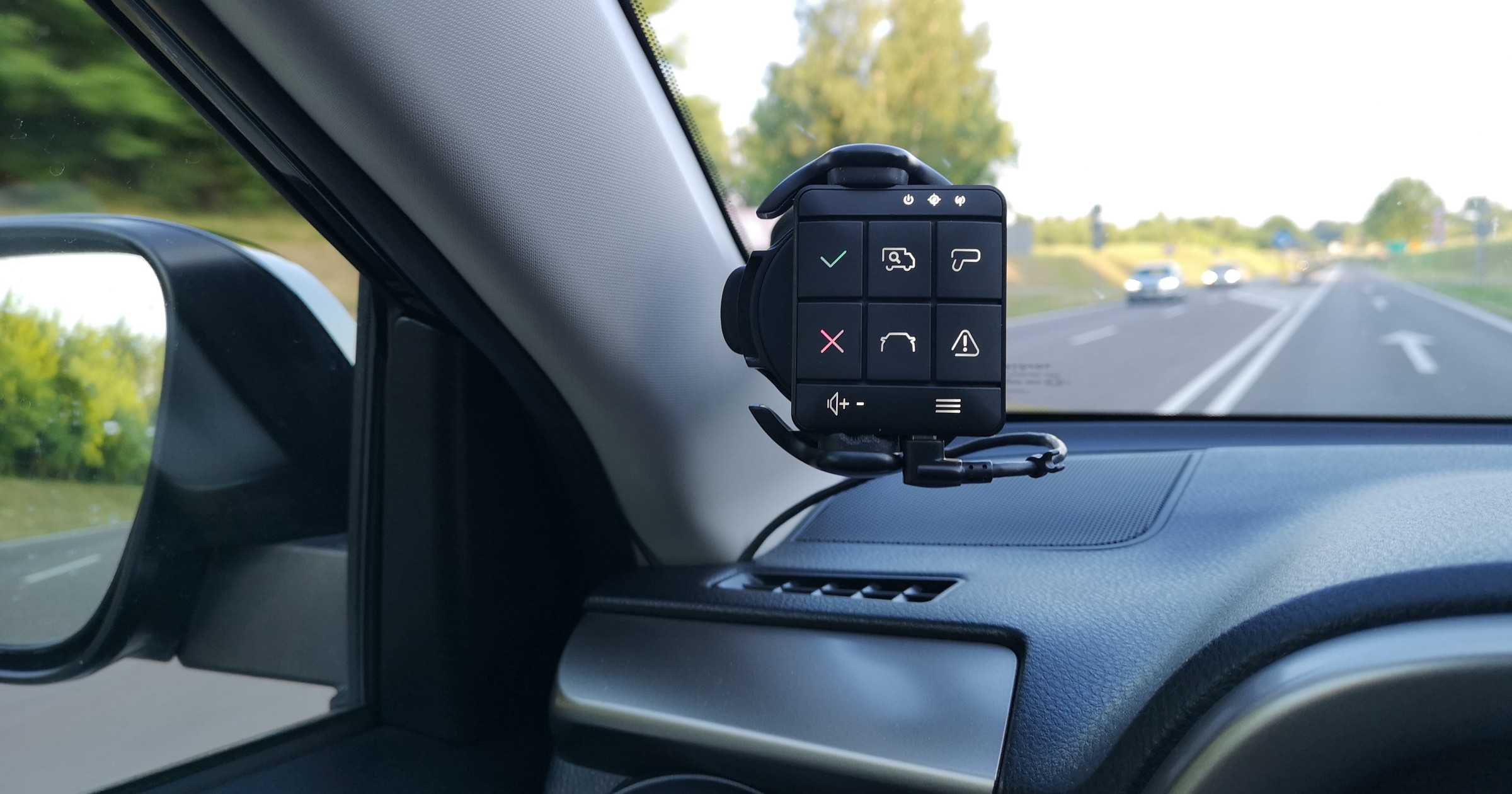 Yanosik XS