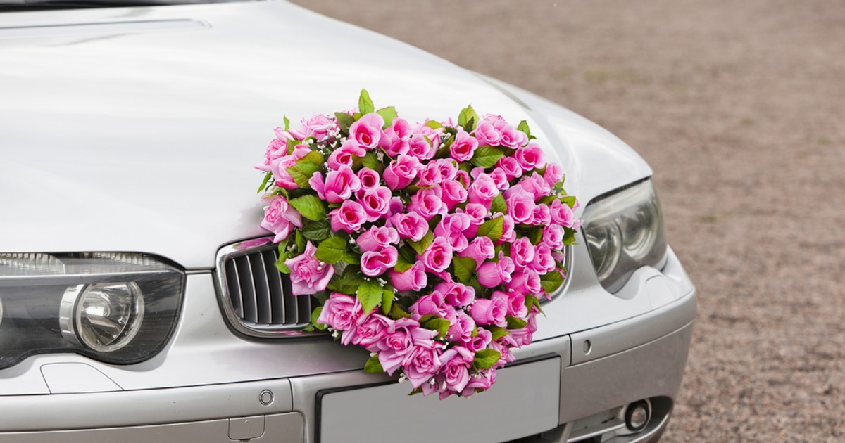 Jak udekorować auto do ślubu?