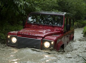 Land Rover Defender poza Europą