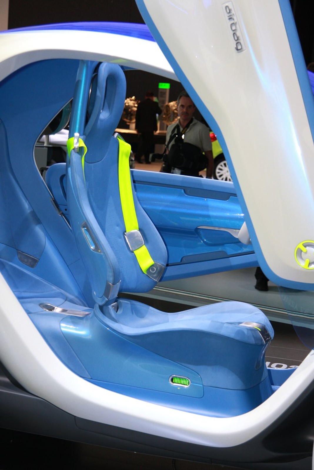 IAA Frankfurt 2009: Renault Twizy Z.E. - elektryczny skuter na czterech kołach