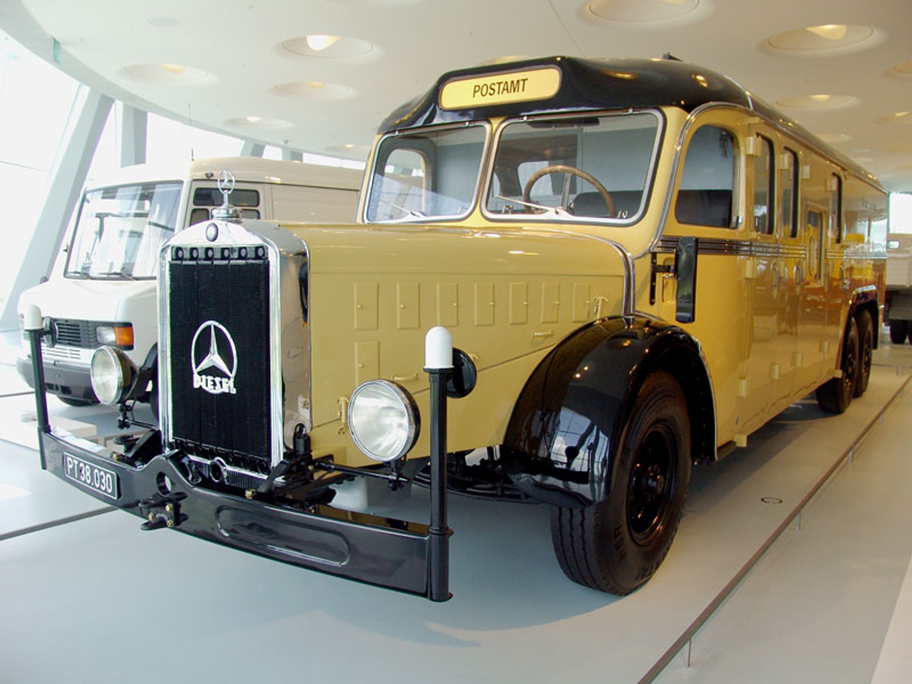 Mercedes-Benz - Muzeum: 120 lat historii na 9 piętrach - 2. część (galeria)