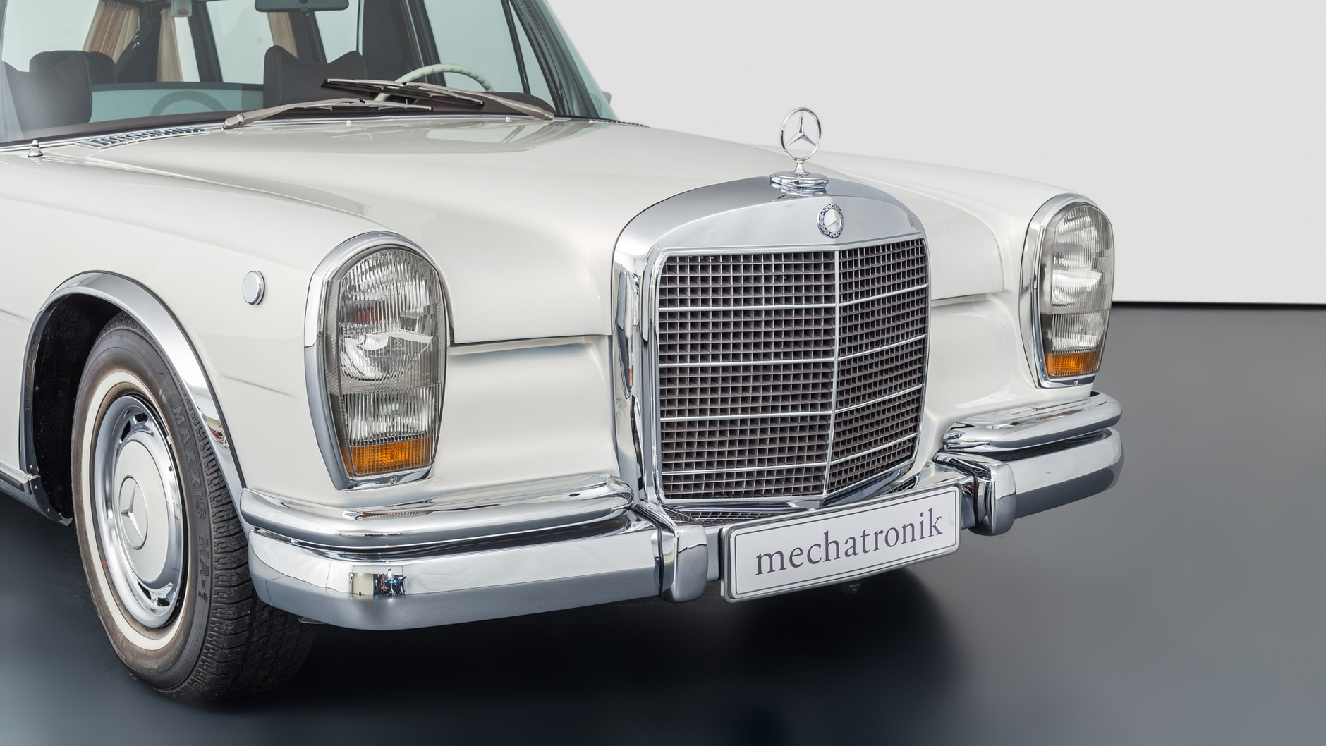 Mercedes-Benz W 100 600 Pullman 1 of 1 restomod