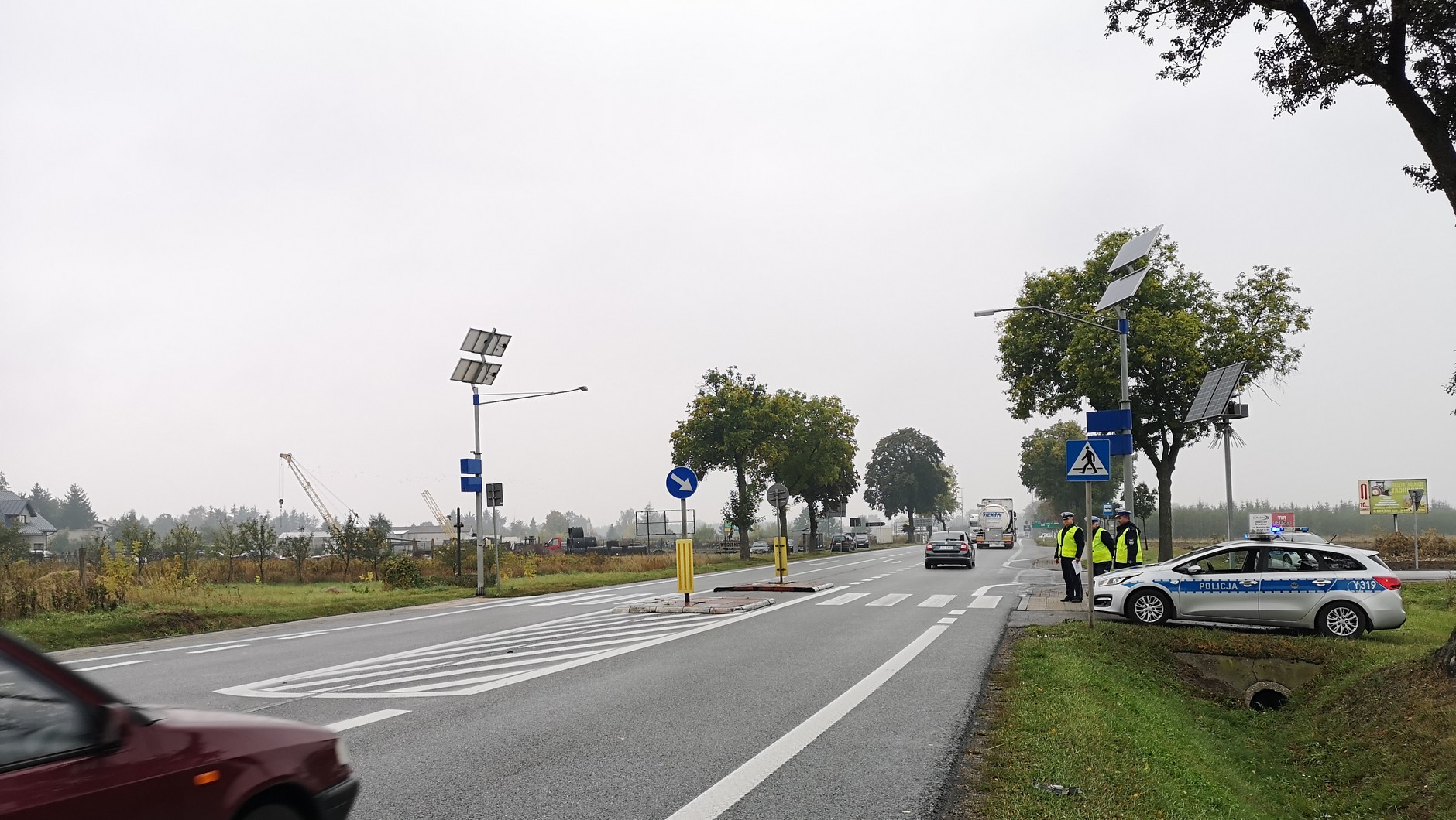 W 2025 r. funkcjonariusze zatrzymali w sumie 77 tys. 875 praw jazdy, z czego 24 tys. 341 przypadków dotyczyło kierowców przekraczających dozwoloną prędkość o ponad 50 km na godz. w terenie zabudowanym