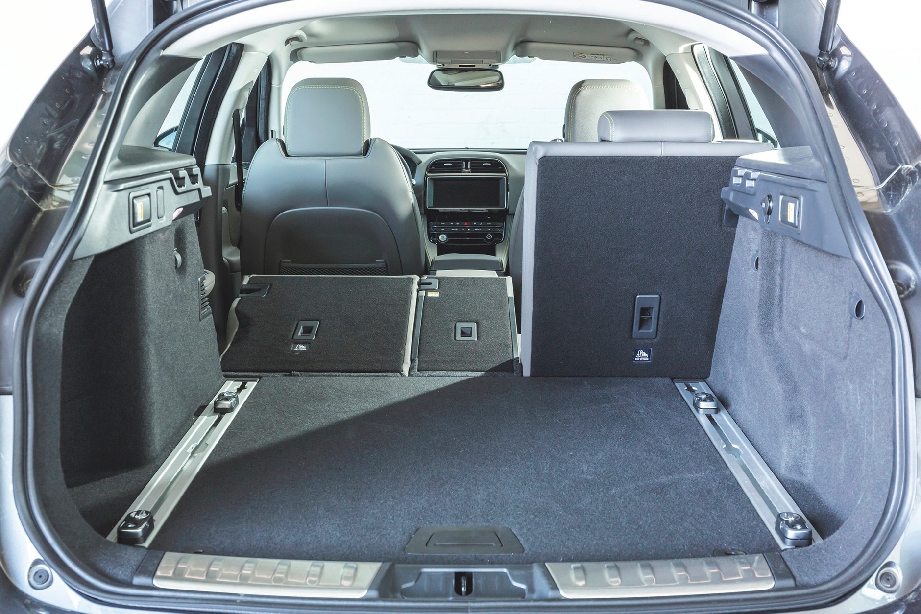 Pojedynek indywidualistów - BMW X4 i Jaguar F-Pace