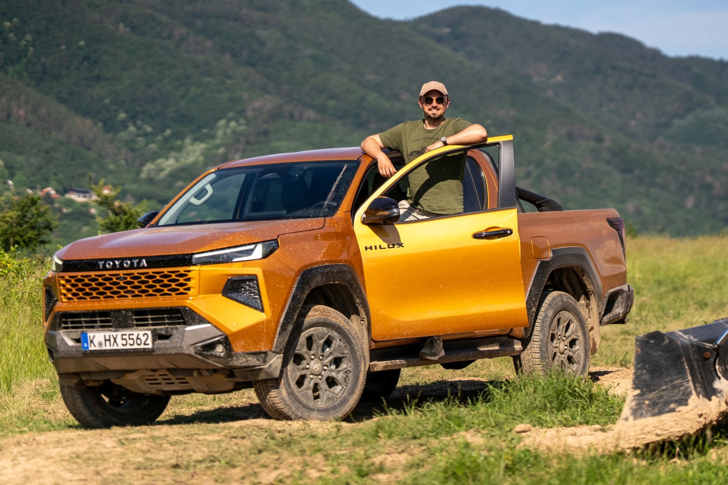 Są jak anioł i diabeł. Jeździłem przeciwnościami z gamy nowej Toyoty Hilux