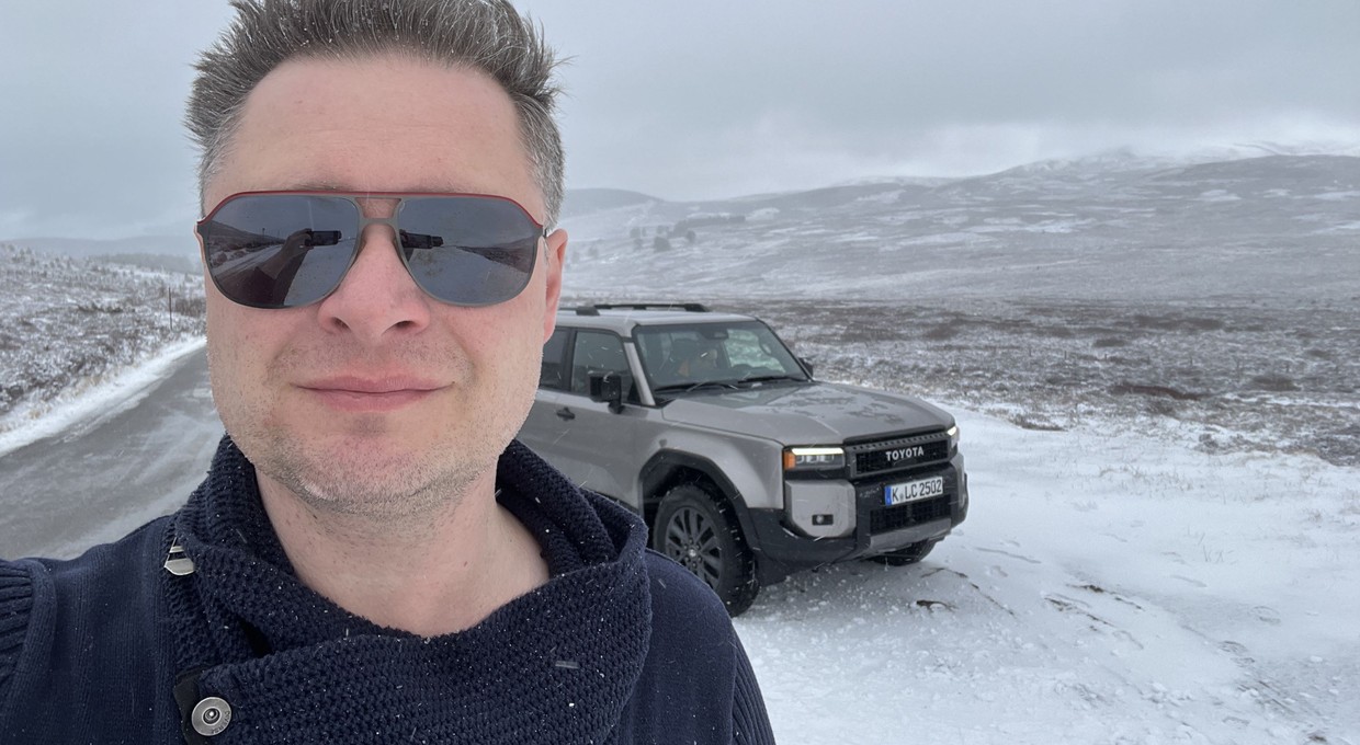 Polacy rezerwowali nową Toyotę Land Cruiser z prędkością ośmiu aut na sekundę. Sprawdziłem, o co to zamieszanie