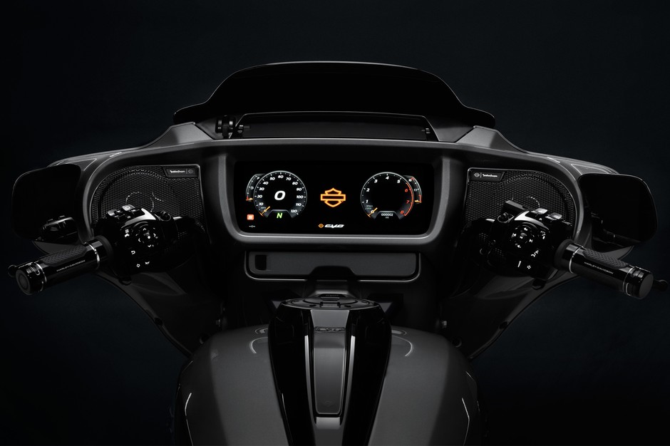 Harley-Davidson CVO Street Glide 2023 - kokpit