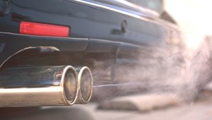 Podatek od aut spalinowych to pomysł organizacji związanych z elektromobilnością
