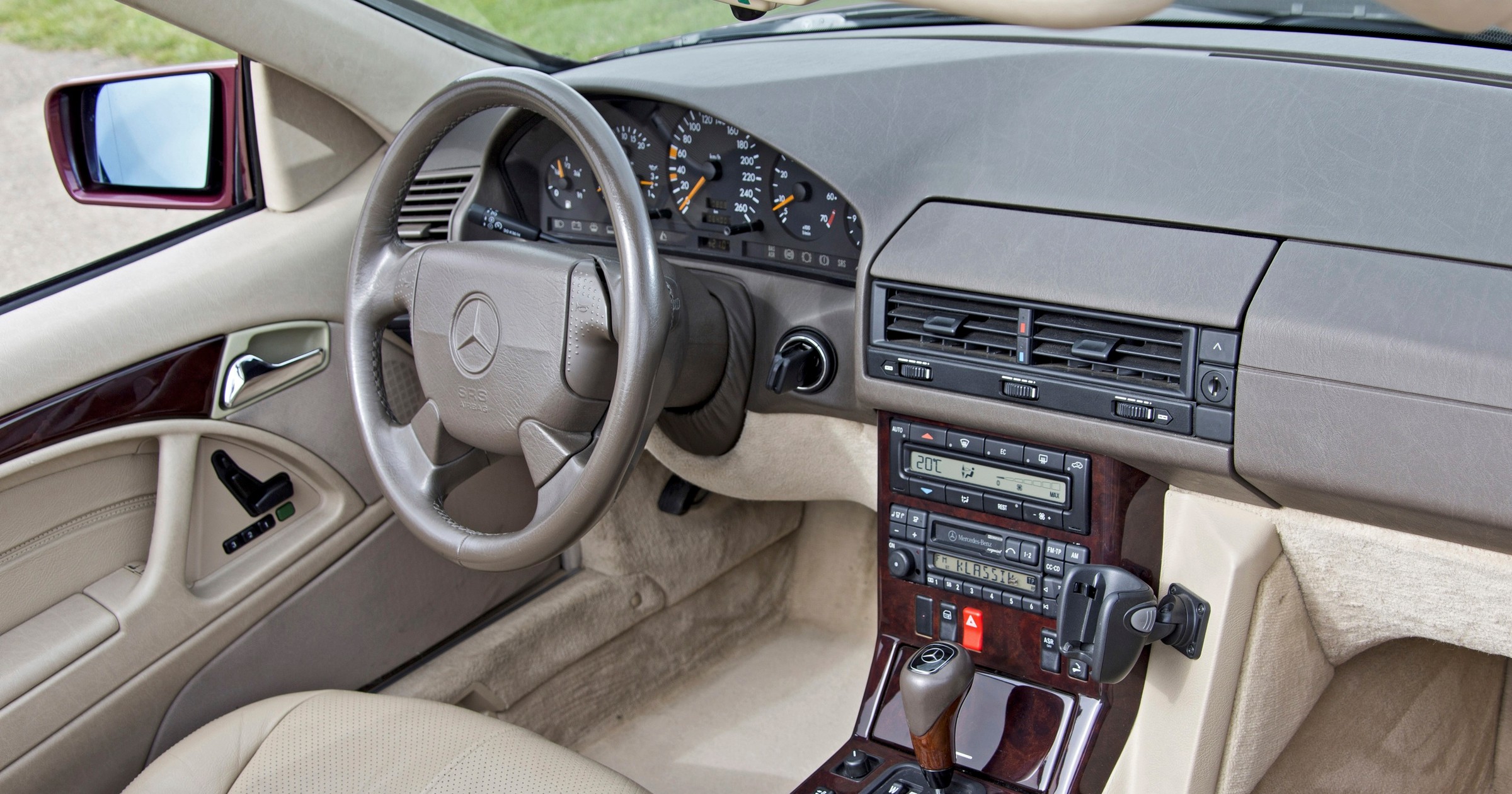 Mercedes R129