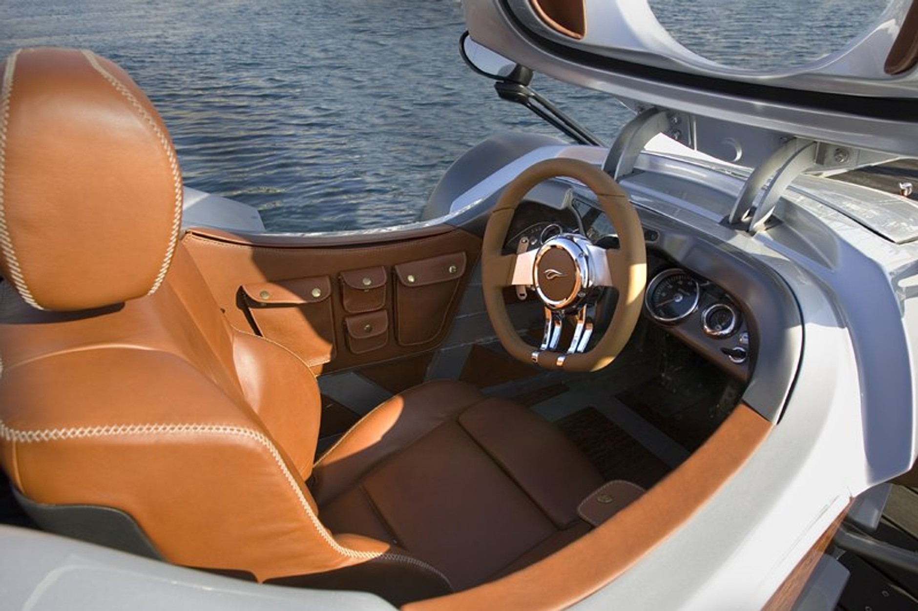 Genewa 2007: Tramontana – F1 czy F16?