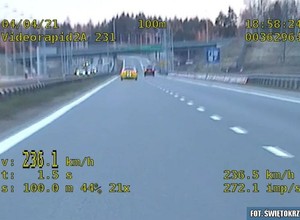 Jechał blisko 240 km/h po drodze S7, czyli prawie dwukrotnie szybciej niż pozwalają przepisy!