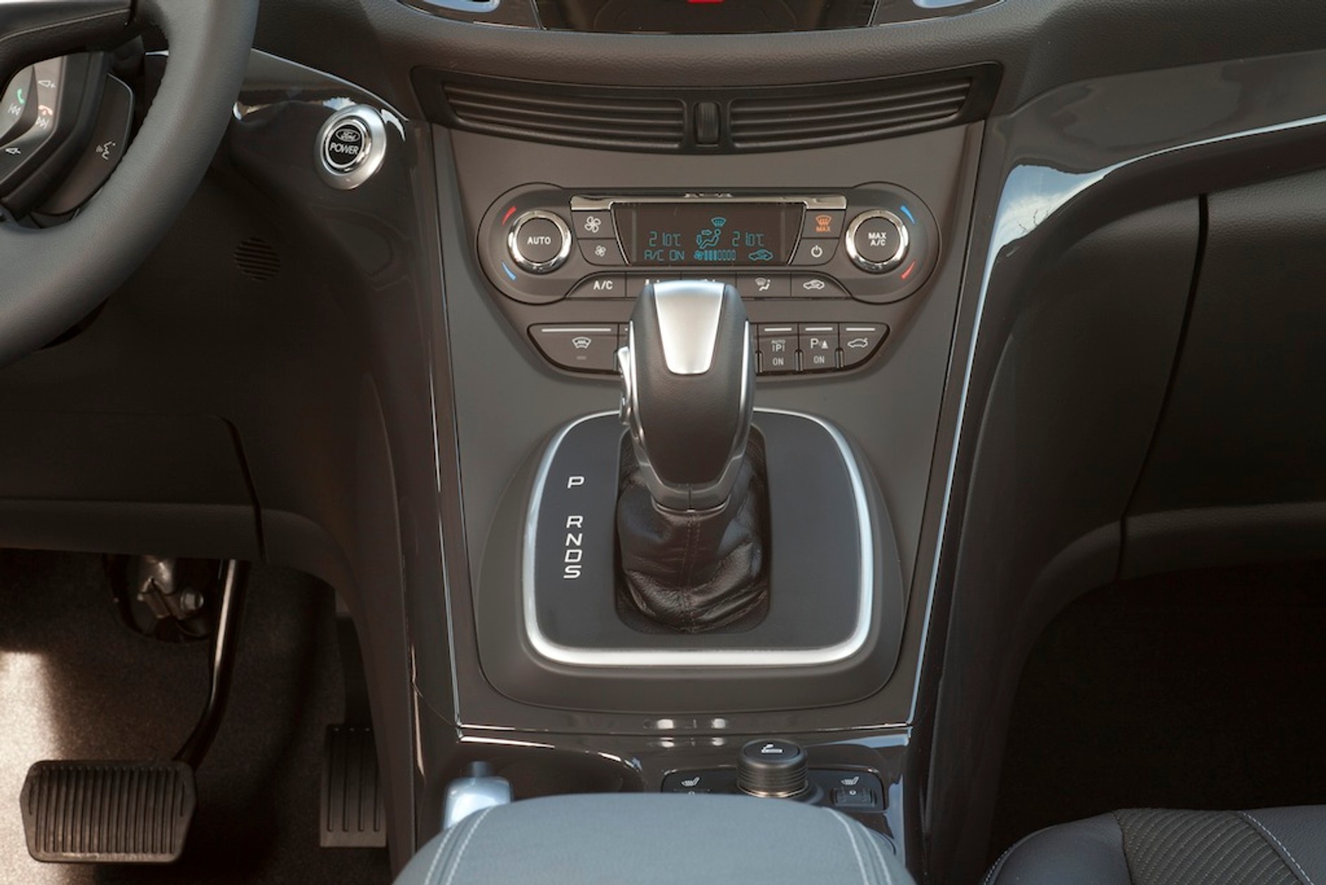 Nowy Ford Kuga z polskimi cenami