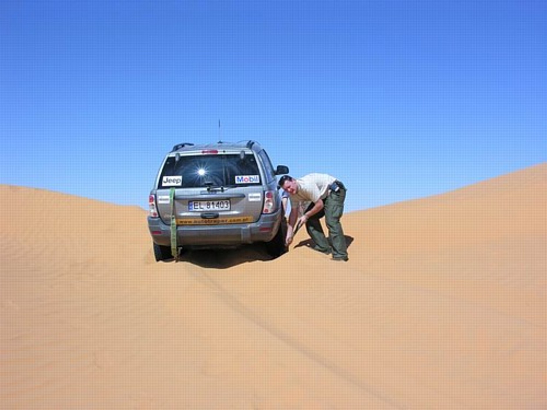 Mistrz 4x4 na piaskach Sahary