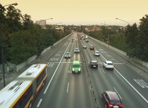 Efekt wysokich mandatów słabnie? W Warszawie kierowcy przyspieszyli