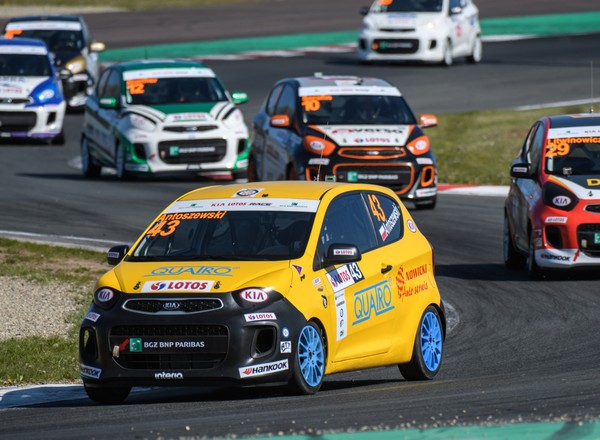 KIA Lotos Race 2017: Antoszewski i Serafin wygrywają w Oschersleben