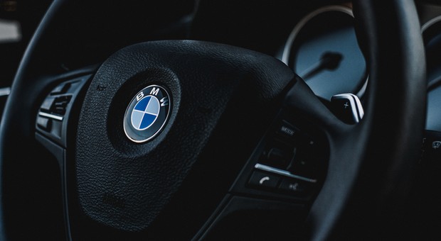 Chciał kupić używane BMW za 150 tys. zł. "Za 300 zł mam gwarancję" [LIST]